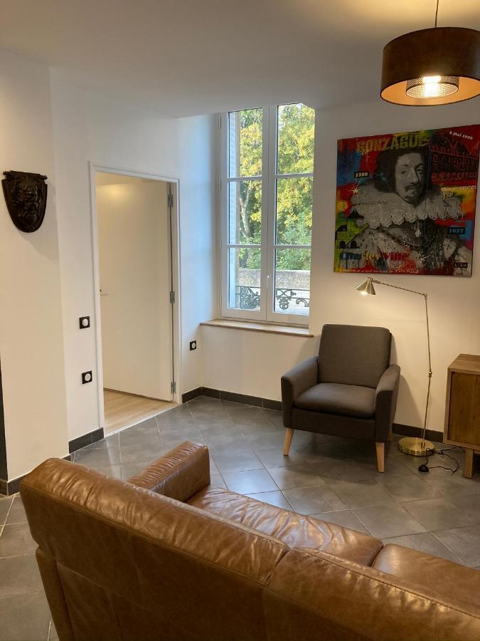 Suite Charles - Vue Musee Rimbaud Charleville-Mezieres Exterior foto
